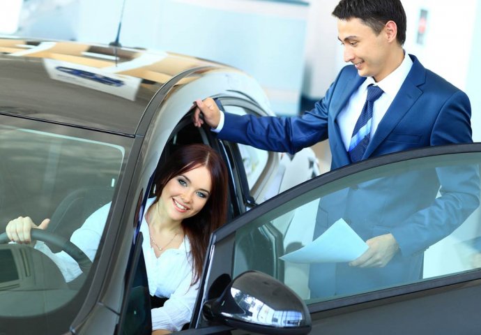 Evo kako parovi kupuju automobil: ŠTA JE VAŽNO NJOJ, A ŠTA NJEMU