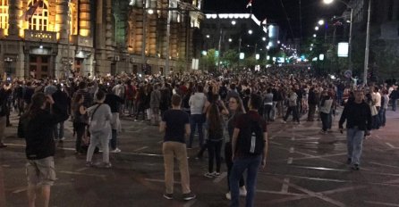 OGROMNO NEZADOVOLJSTVO GRAĐANA SRBIJE: Okončan "Protest protiv diktature" u Beogradu