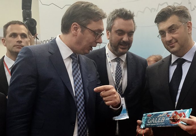 SVE JE ISTO SAMO KLINTONA NEMA Vučić i Plenković teferiče u Mostaru, a njihove politike DRŽE BOSNU U BLOKADI!