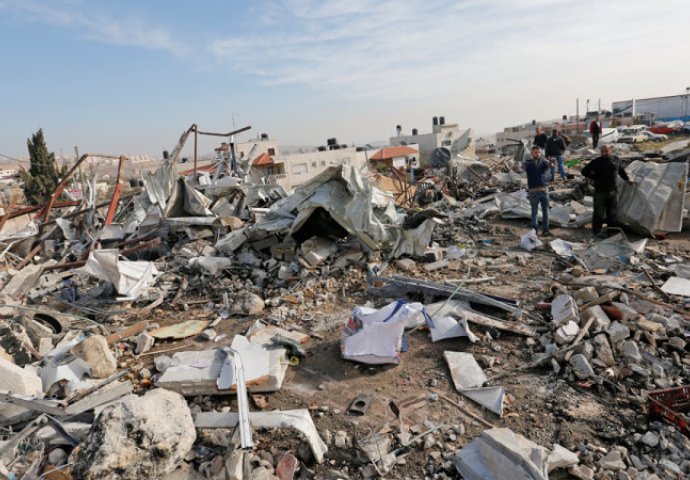 GAŽENJE PO LJUDSKIM PRAVIMA: Izraelski buldožeri srušili 14 palestinskih stanova u Istočnom Jeruzalemu