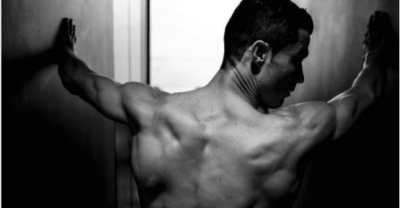 SAMO ZA ŽENSKE OČI: Kristijano Ronaldo  pokazao skoro sve! (FOTO)