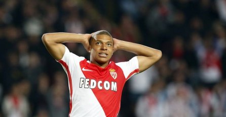 Fotografija iz djetinstva otkriva za koga Mbappe navija 