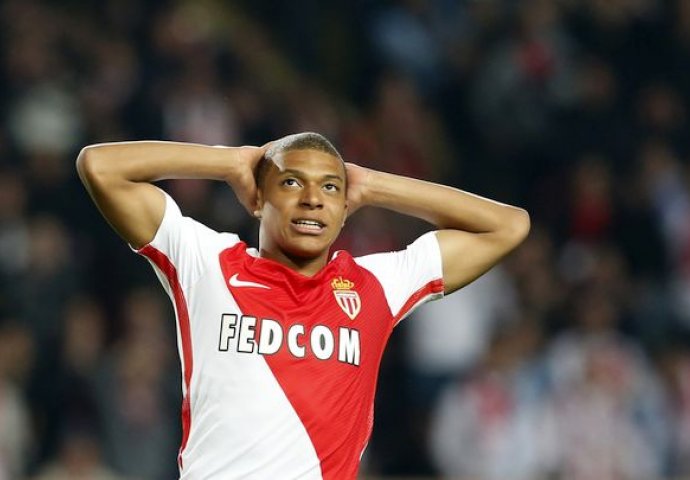 Fotografija iz djetinstva otkriva za koga Mbappe navija 