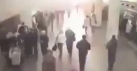 NADZORNE KAMERE ZABILJEŽILE MASAKR: Ovo je trenutak eksplozije u ruskom metrou! (UZNEMIRUJUĆI SADRŽAJ)