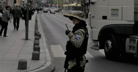 POSLAO FOTOGRAFIJE: Romantični Sarajlija traži atraktivnu policajku!