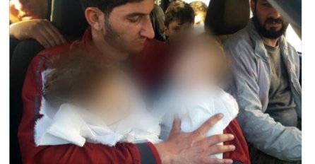 ASSADOVI ZLOČINI Potresna fotografija oca kako grli svoje ubijene blizance, pokazala svu okrutnost ratovanja (UZNEMIRUJUĆI FOTO+VIDEO)
