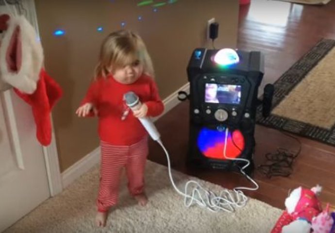 IZMAMIT ĆE VAM OSMIJEH: Djevojčica sa rijetkim poremećajem impresionirala internet sa svojom izvedbom poznate pjesme! (VIDEO)
