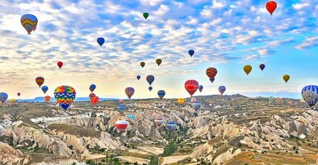 TURSKA: Srušio se balon s turistima, jedna osoba poginula