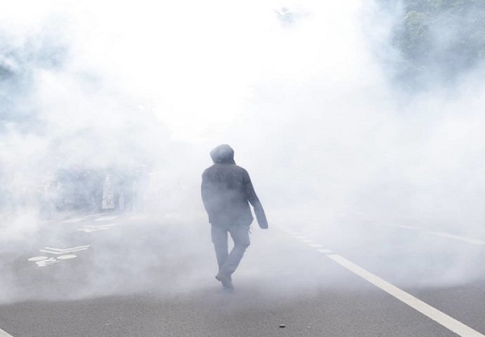 Šest mrtvih u sukobu policije i demonstranata