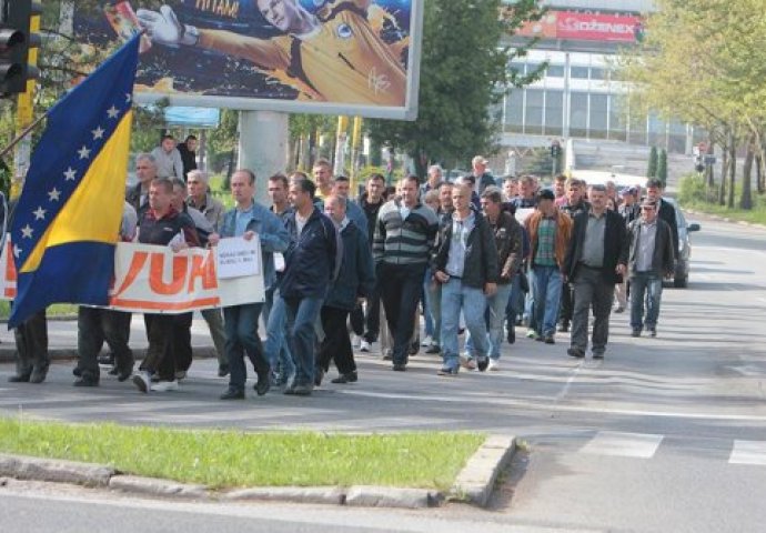 ANKETA: Da li biste radije za 1. maj protestovali ili roštiljali?