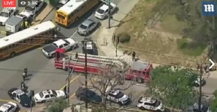 Masakr u školi u Kaliforniji: Nepoznati napadač pucao po učionici, ima mrtvih (VIDEO)