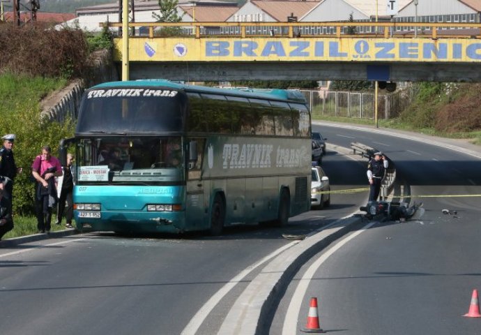 PETLJA U BLATUŠI: Jedna osoba povrijeđena u sudaru autobusa i motocikla