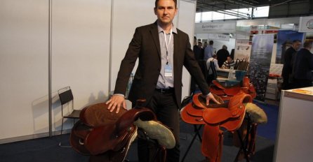 NEVJEROVATNA PRIČA IZ ORAŠJA: Proizvode western sedla za svjetsko tržište!