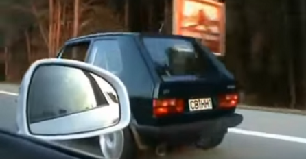 Testirao je svoj Audi R8 na auto-putu, a onda se pojavio on u Golfu i osramotio ga (VIDEO)