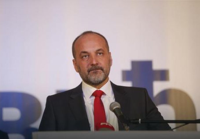 (VIDEO) ODGOVOR NA VUČIĆEVU "OKUPACIJU" SRBIJE: Janković potvrdio da formira politički pokret i otkrio da li će njegov dio biti DS!