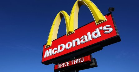 ŠOKANTNO - Osmogodišnjak autom odvezao sestru na večeru u McDonald's !