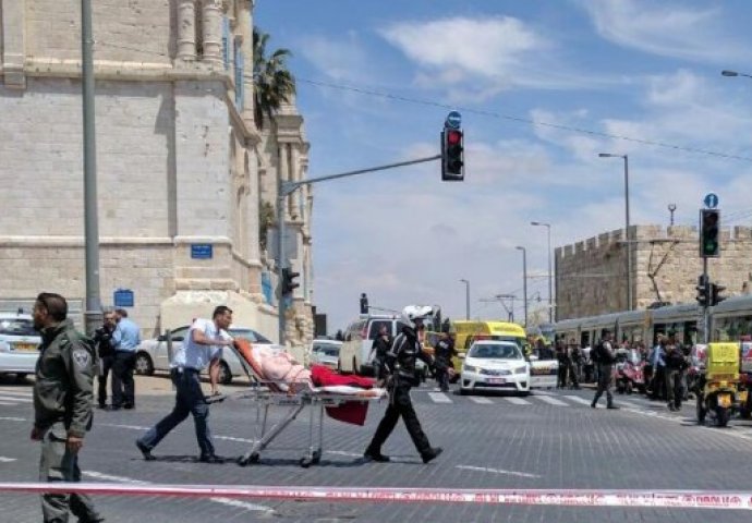 Jerusalem: U gradskom prevozu na smrt izbodena Britanka