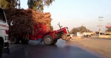 Majstor nad majstorima: Čovjek pokazao kako se vozi traktor (VIDEO) 