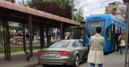 DALMATINAC DOŠAO U ZAGREB I POSTAO HIT NA FACEBOOKU Kako mu je ovo uspjelo? Vozaču Audija svi se smiju zbog ove saobraćajne 'majstorije'