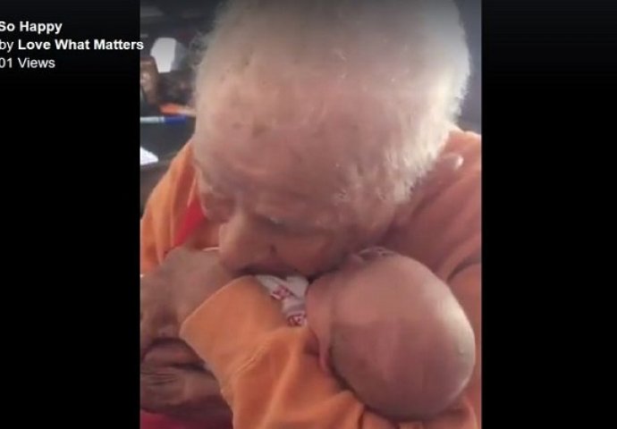  MOŽE LI LJEPŠE OD OVOGA?: Susret 105-godišnjaka i bebe stare tek pet dana dirnut će vas do suza