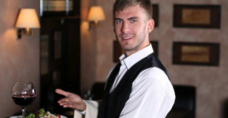 'Radim kao konobar u kafiću'