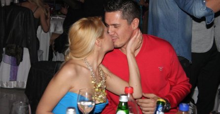 SLIKALA SE GOLA ZA PLAYBOY: Ušla je na FARMU, zavela ODBOJKAŠA, a evo šta danas radi seksi plavuša