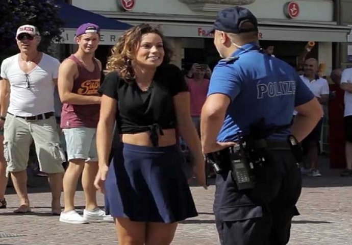 Gomila ljudi zaplesala salsu na trgu, a onda je prišao policajac i napravio opšti haos (VIDEO)