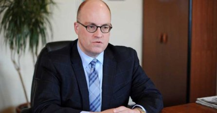 JONATHAN MOORE: Fenomen "dvije škole pod jednim krovom" i praksa segregacije i diskriminacije djece mora prestati!