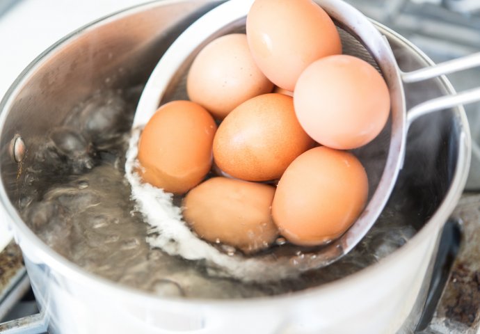 OPREZ: Evo koliko dana smijete da JEDETE kuhana jaja prije nego što postanu OPASNA po zdravlje
