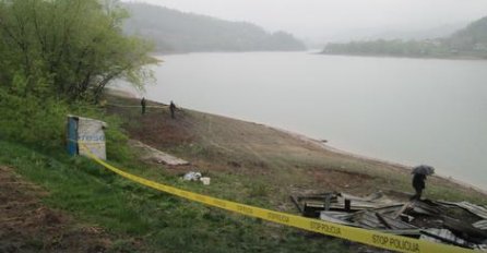 DETALJI TRAGEDIJE KOJA JE POTRESLA BOSNU: Stari šporet ZAPALIO VIKENDICU u kojoj su izgorjeli otac, sin i njihov prijatelj