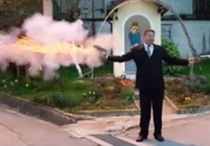 Pogledajte kako je HDZ-ov kandidat za gradonačelnika proslavio Uskrs: Pucao iz kubure nasred ceste!