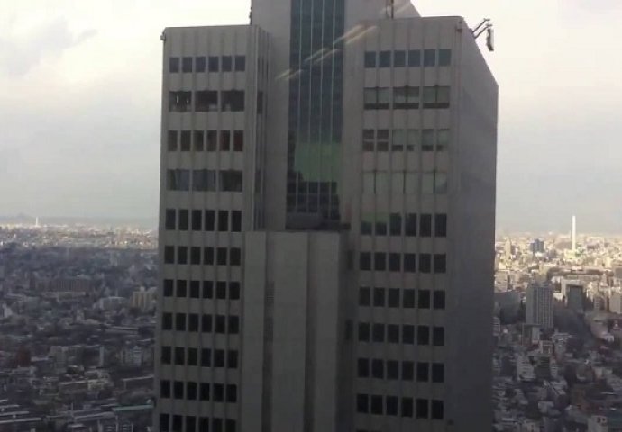 Pogledajte šta se dešava sa ovog japanskog nebodera tokom jakog zemljotresa, ovako nešto nikada niste vidjeli (VIDEO)