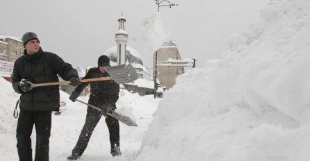 Mislite da ste jutros zbog snijega imali problema: POGLEDAJTE ŠTA JE U BiH BILO PRIJE PET GODINA!