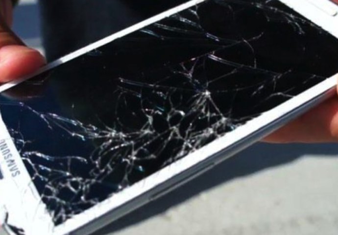 SAVJETI: Kako izvući podatke iz mobitela sa razbijenim ekranom