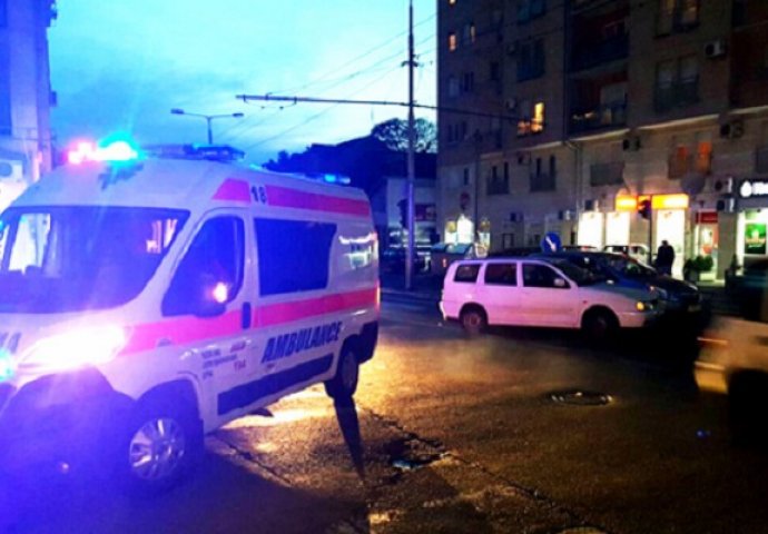 Žena umirala u centru grada: Prolaznici je preskakali
