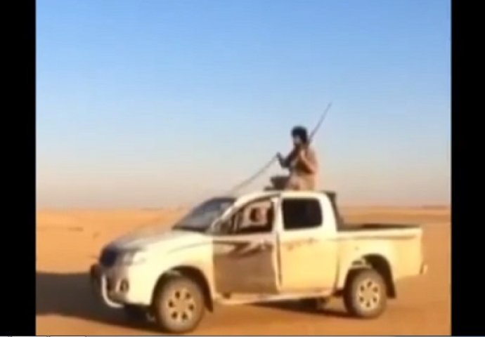 Kada vidite na koji način stanovnici Saudijske Arabije koriste svoje automobile, past ćete sa stolice (VIDEO)