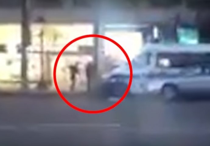 UZNEMIRUJUĆE Procurio snimak kako policajci LIKVIDIRAJU TERORISTU U PARIZU