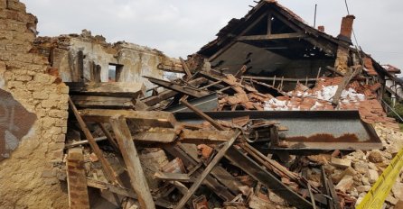 U Tuzli se srušio dio zgrade bivšeg DTV "Partizan"