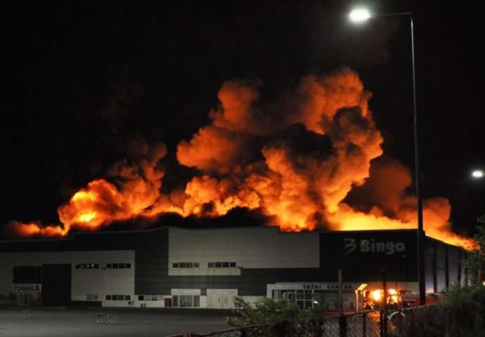 ŠTETA STOPOSTOTNA: Požar stavljen pod kontrolu, izgorjela kompletna montažna zgrada i sve što se u njoj nalazilo