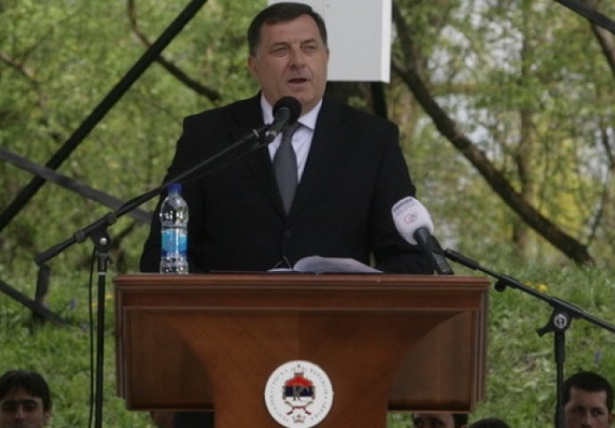 SKANDAL Bezobrazni potez Dodika, htio je poniziti američku ambasadoricu: POGLEDAJTE KAKO MU JE ONA ODOVORILA