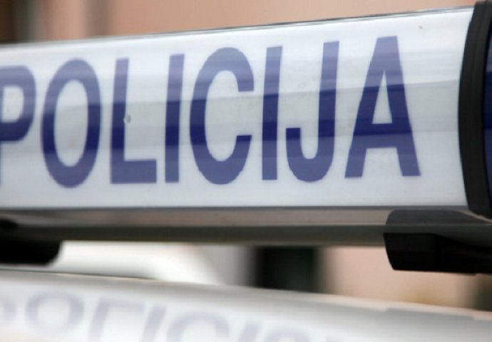 Alkohol presudio: Slovenski državljanin pao sa zida u Cazinu, štap mu probio grudni koš