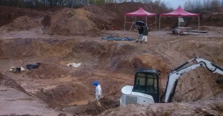 (VIDEO) TOMAŠICA, GROBNICA FUDBALERA: Naši najmiliji predugo su skrivani, jer su mnogi roditelji umrli, a da nisu saznali istinu kako se završila životna sudbina njihove djece!