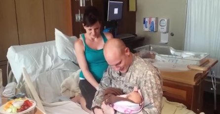 Vojnik došao u bolnicu dan nakon što se rodila njegova kćerka, ali pogledajte trenutak kada njegov sin uđe na vrata (VIDEO)