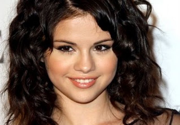  LJETNI HIT: Selena Gomez ima novu frizuru koju je pokazala na INSTAGRAMU