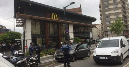 DIM KULJA, PLAMEN OGROMAN:  Snažna eksplozija u McDonaldsu (FOTO)