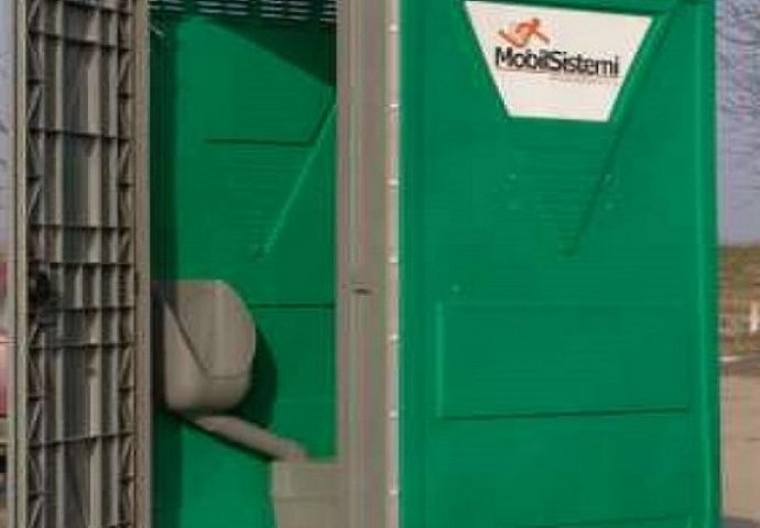 Čovjek je kupio obični sanitarni kontejner, a potom je pokazao potpuno transformisanu malu kućicu unutra! (VIDEO)