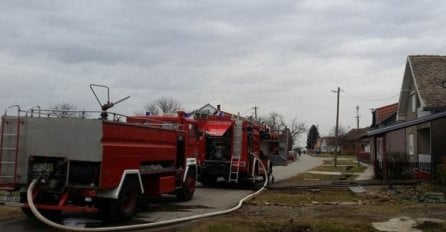 TRAGEDIJA U BUSOVAČI: Svijećom zapalila kuću i poginula