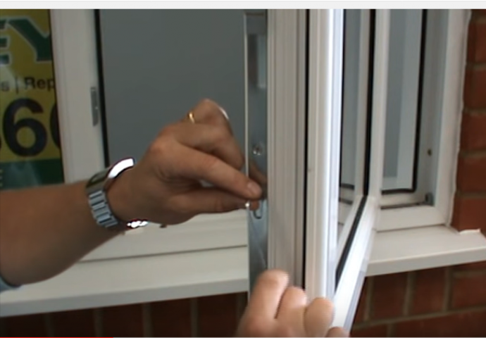 (VIDEO) Ovo sigurno niste znali: PVC prozori imaju LJETNI i ZIMSKI režim.  Kako ih pravilno  podesiti?