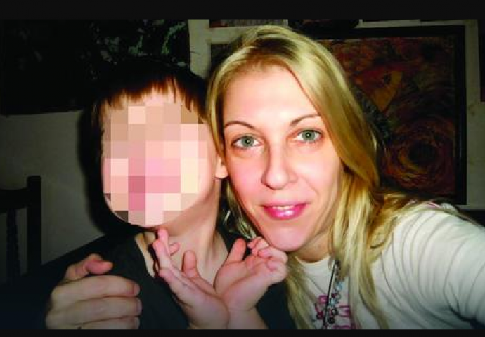 Ženi optuženoj da je satarom ubila majku i baku prijeti 40 godina zatvora