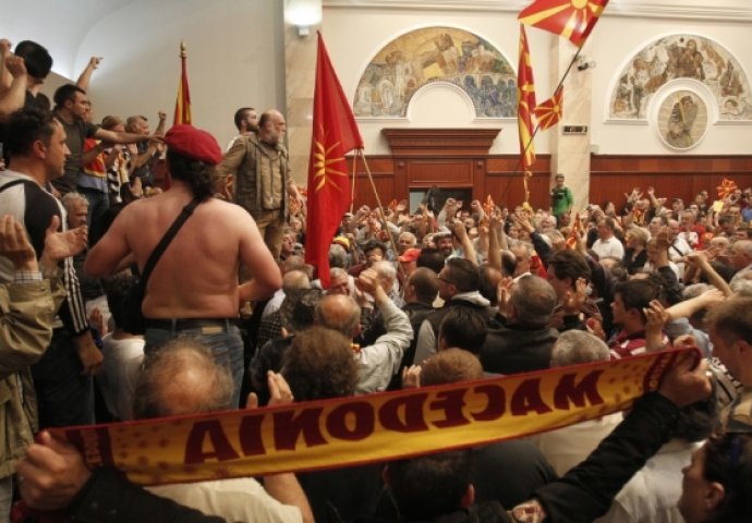 Tužilaštvo Makedonije izdalo naredbu za privođenje 15 osumnjičenih za nasilje u Sobranju!
